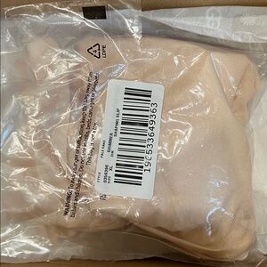 SOMA Shimmer Shaping Slip XL Adjustable Strap
Color Pale Sand Brand NEW